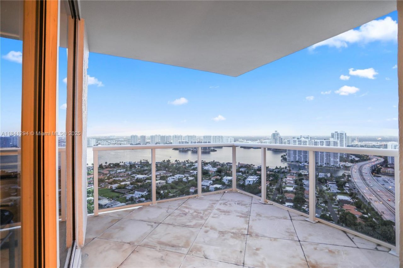 19111 Collins Ave, Unit 3507, Sunny Isles Beach, FL 33160 Photo
