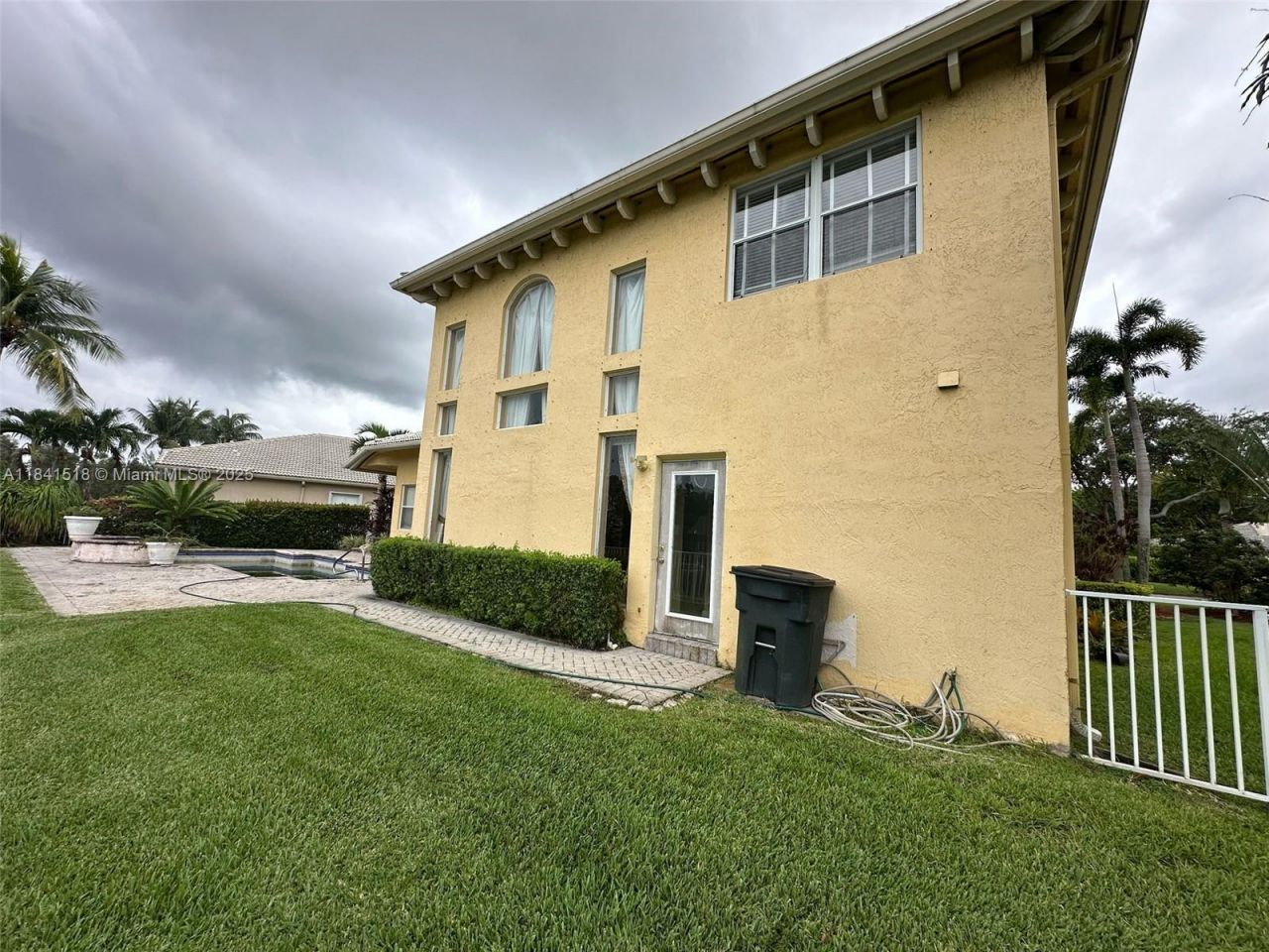 16707 NW 20th St, Pembroke Pines, FL 33028 Photo