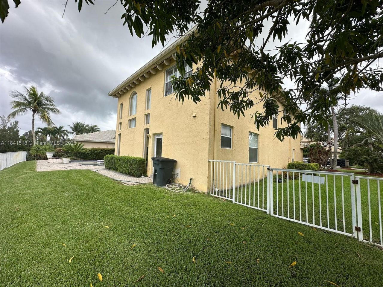 16707 NW 20th St, Pembroke Pines, FL 33028 Photo