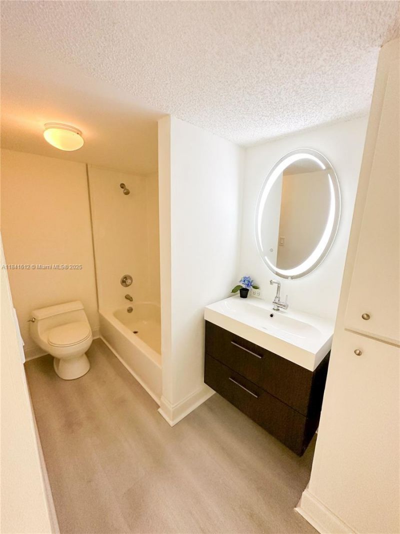 17011 N Bay Rd, Unit 216, Sunny Isles Beach, FL 33160 Photo