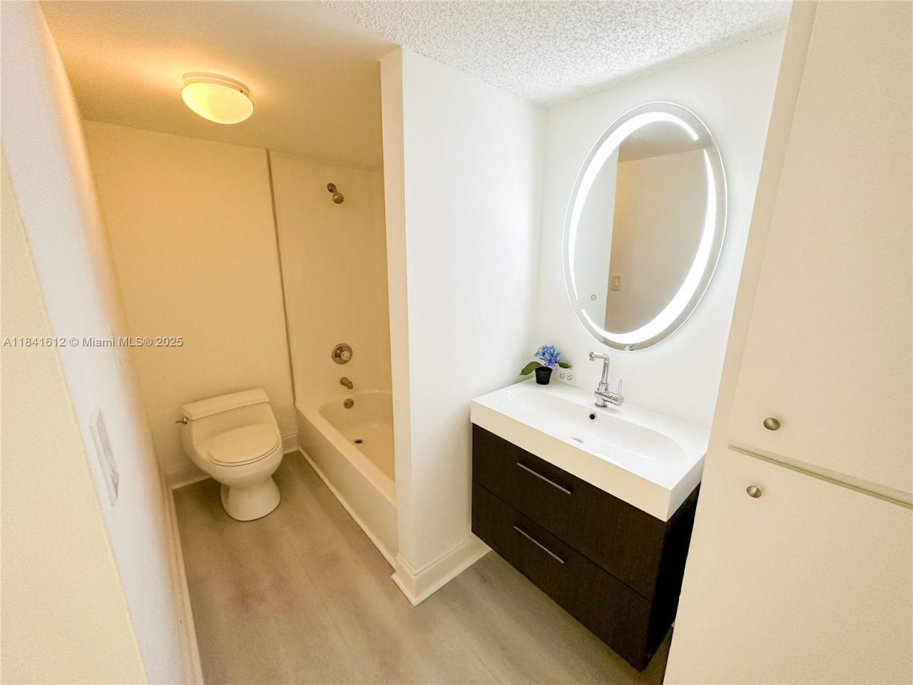 17011 N Bay Rd, Unit 216, Sunny Isles Beach, FL 33160 Photo