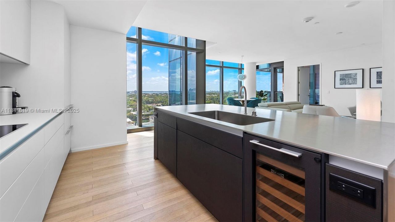 2901 Collins Ave, Unit 1403, Miami Beach, FL 33140 Photo