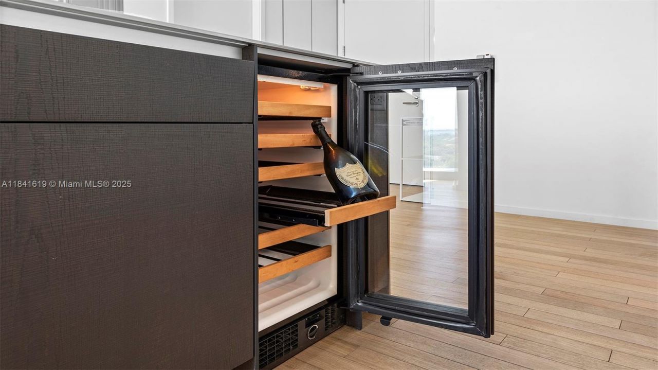 2901 Collins Ave, Unit 1403, Miami Beach, FL 33140 Photo