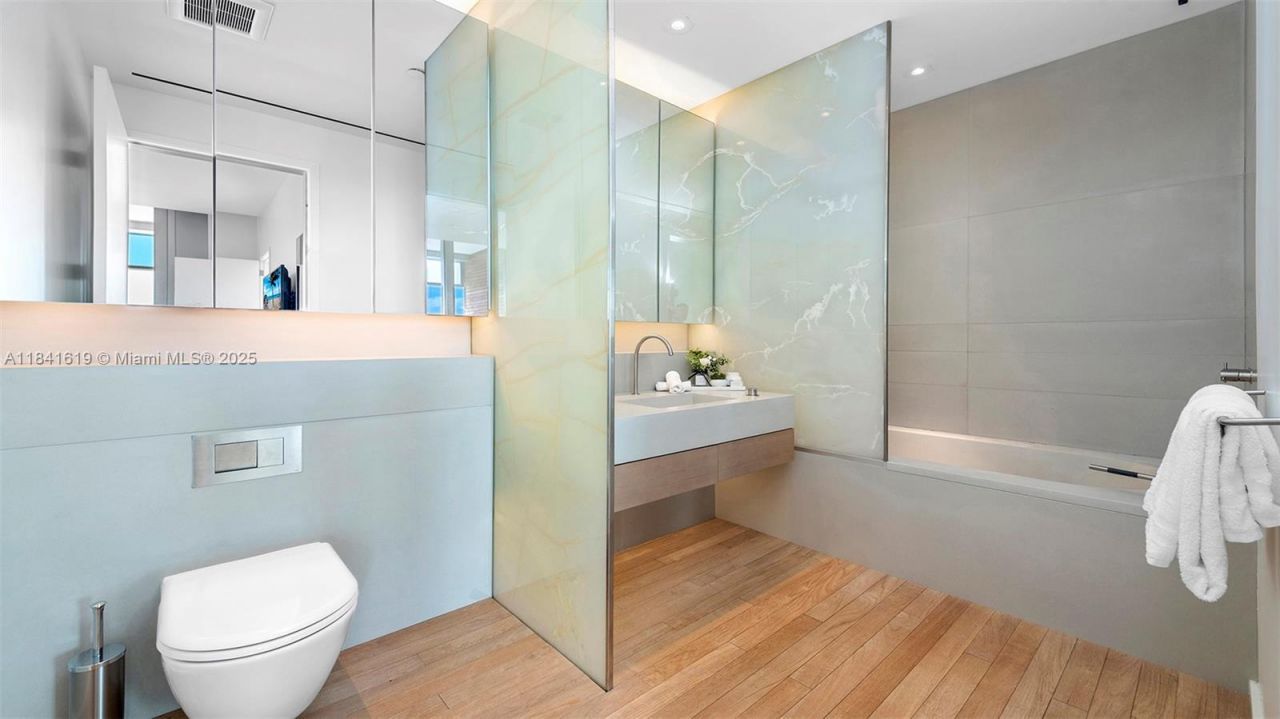 2901 Collins Ave, Unit 1403, Miami Beach, FL 33140 Photo