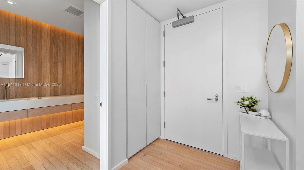 2901 Collins Ave, Unit 1403, Miami Beach, FL 33140 Photo