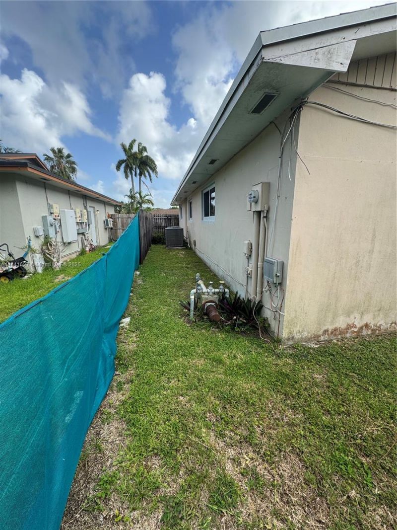 8121 SW 205th St, Cutler Bay, FL 33189 Photo