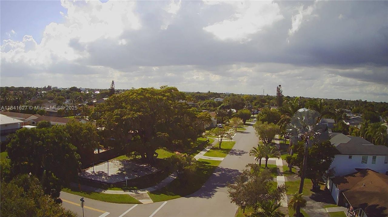 8121 SW 205th St, Cutler Bay, FL 33189 Photo