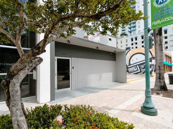 1911 Harrison St, Unit 5, Hollywood, FL 33020