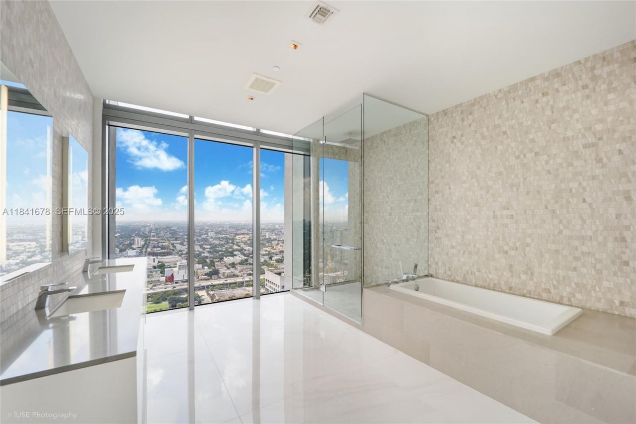 88 SW 7 Street, Unit 4101, Miami, FL 33130 Photo