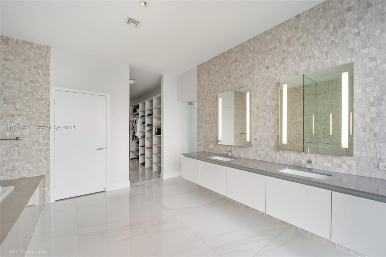 88 SW 7 Street, Unit 4101, Miami, FL 33130 Photo
