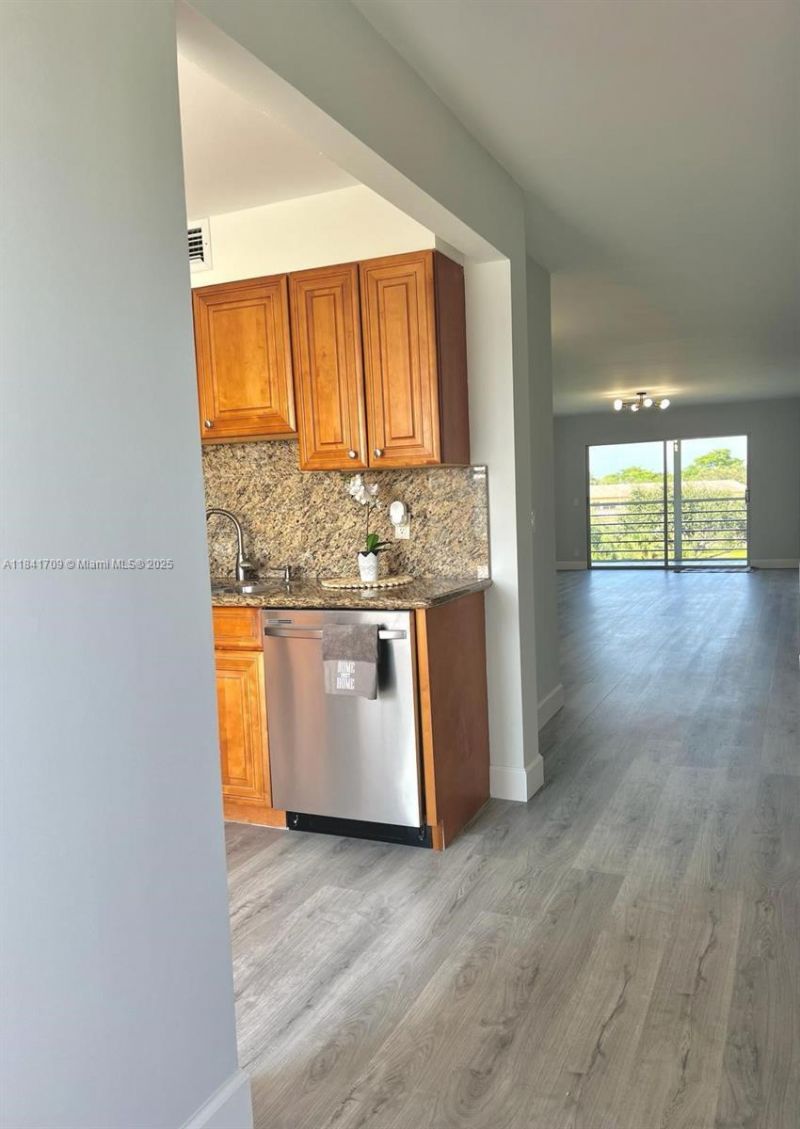 4020 Lincoln A, Unit 4020, Boca Raton, FL 33434 Photo