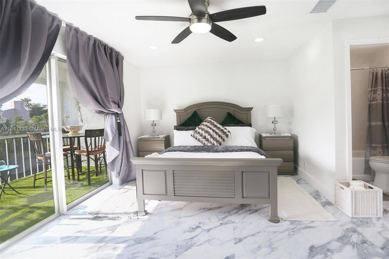 6570 Royal Palm Blvd, Unit 301J, Margate, FL 33063 Photo