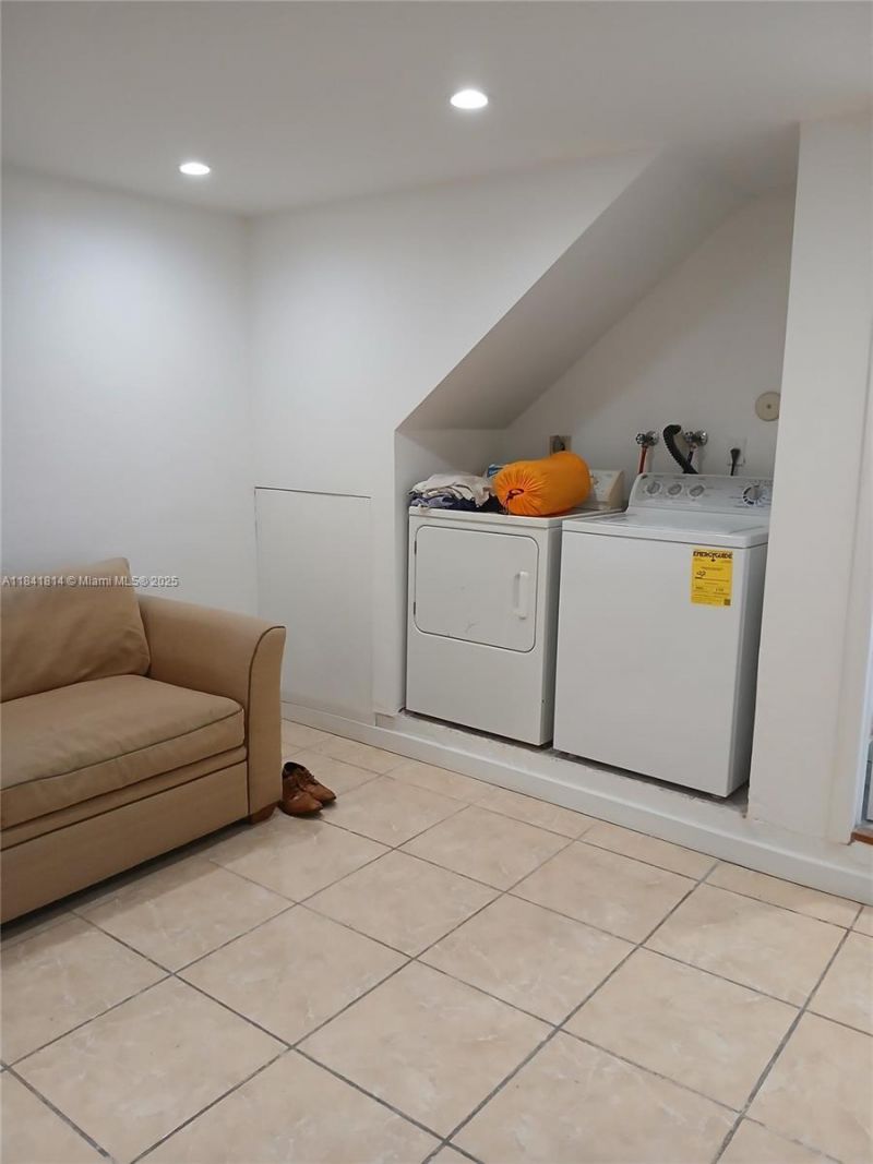 7467 NW 169th Ln, Hialeah, FL 33015 Photo
