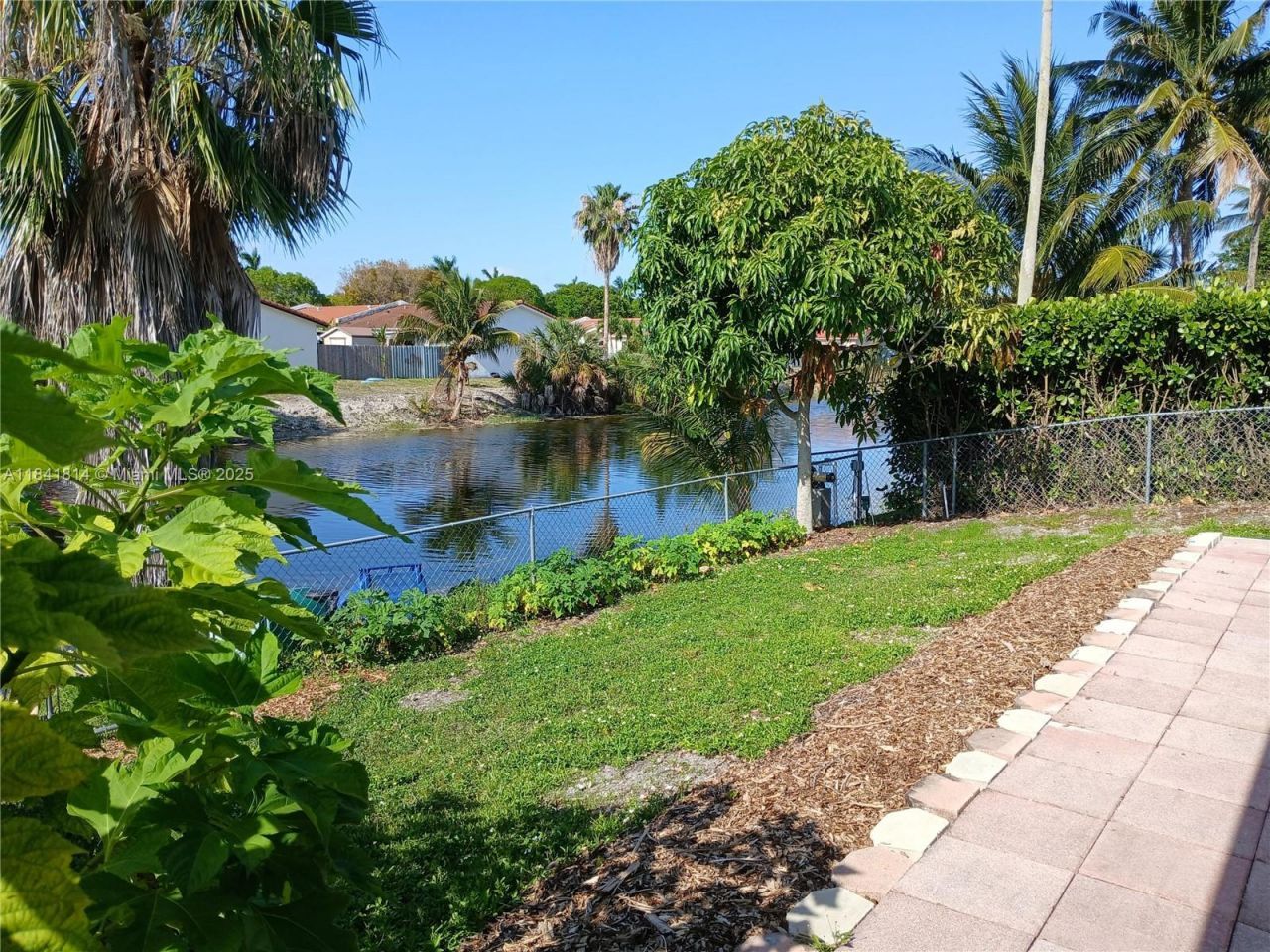 7467 NW 169th Ln, Hialeah, FL 33015 Photo