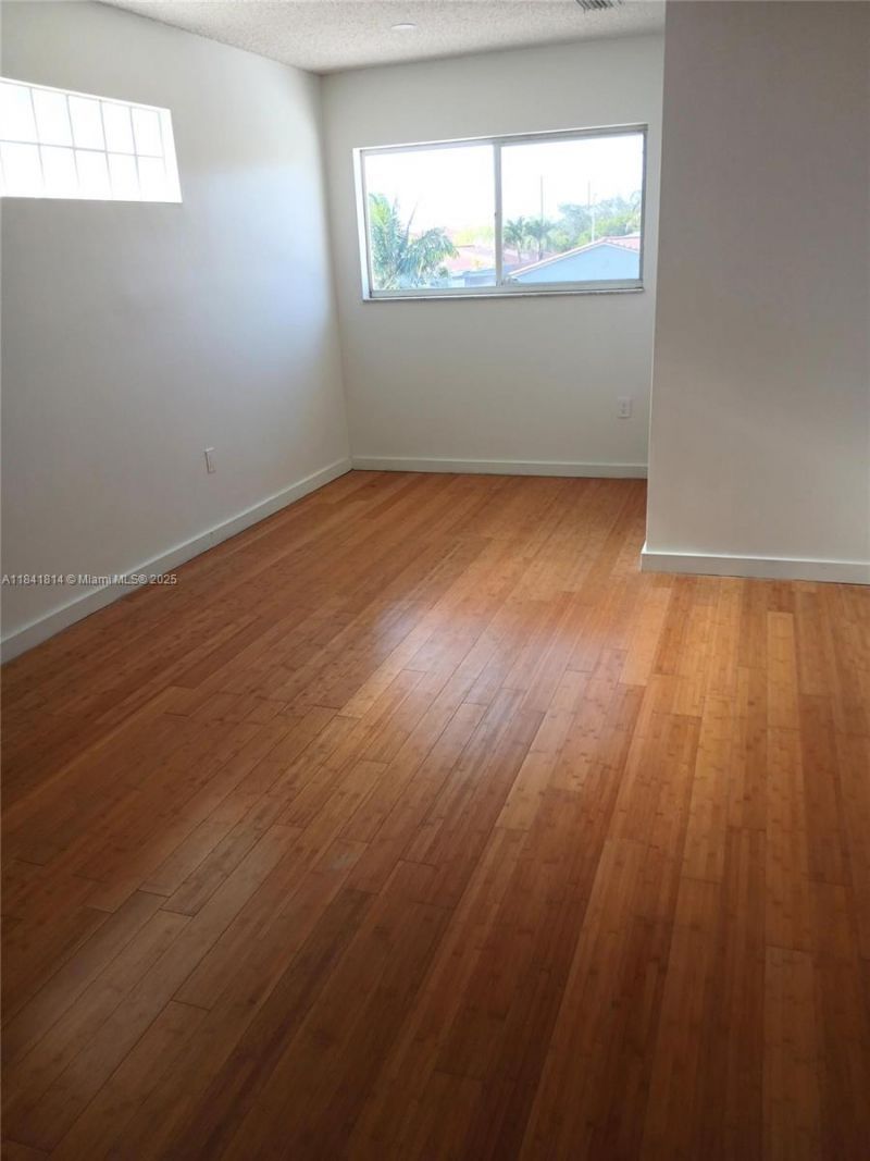 7467 NW 169th Ln, Hialeah, FL 33015 Photo