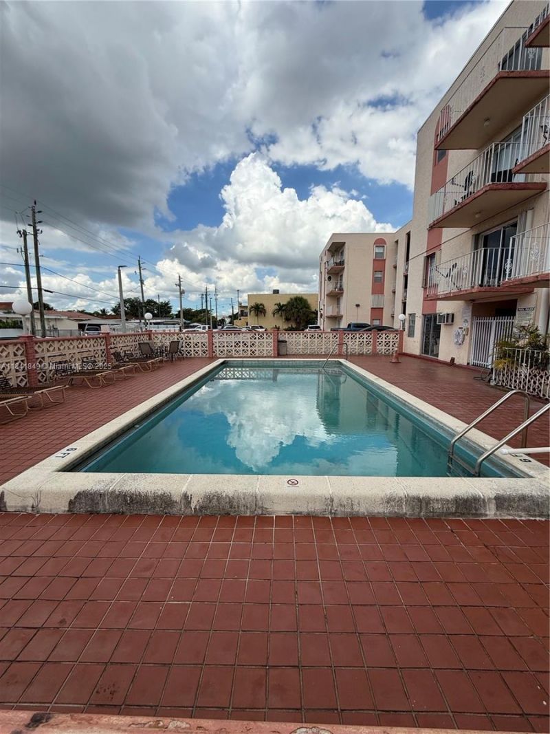 6820 W Flagler St, Unit 407, Miami, FL 33144 Photo