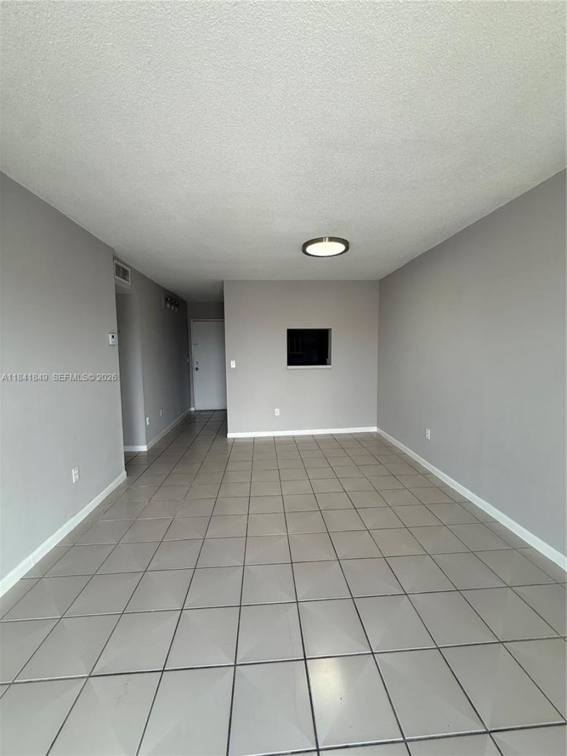 6820 W Flagler St, Unit 407, Miami, FL 33144 Photo