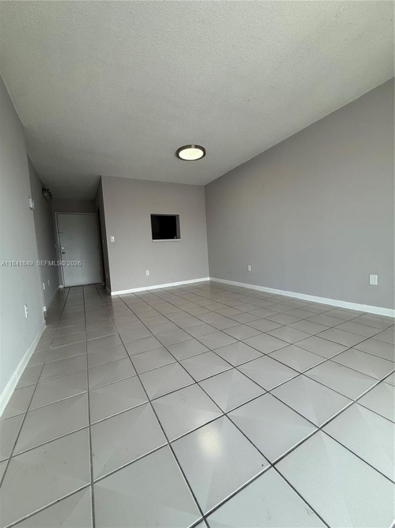 6820 W Flagler St, Unit 407, Miami, FL 33144 Photo