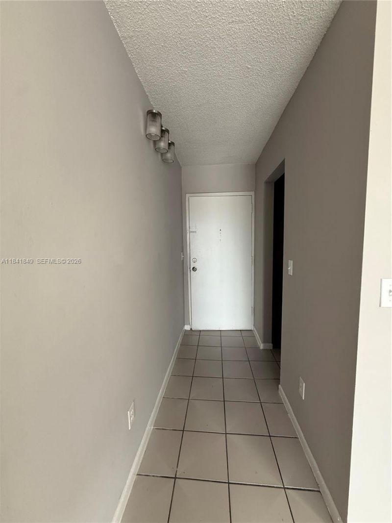 6820 W Flagler St, Unit 407, Miami, FL 33144 Photo