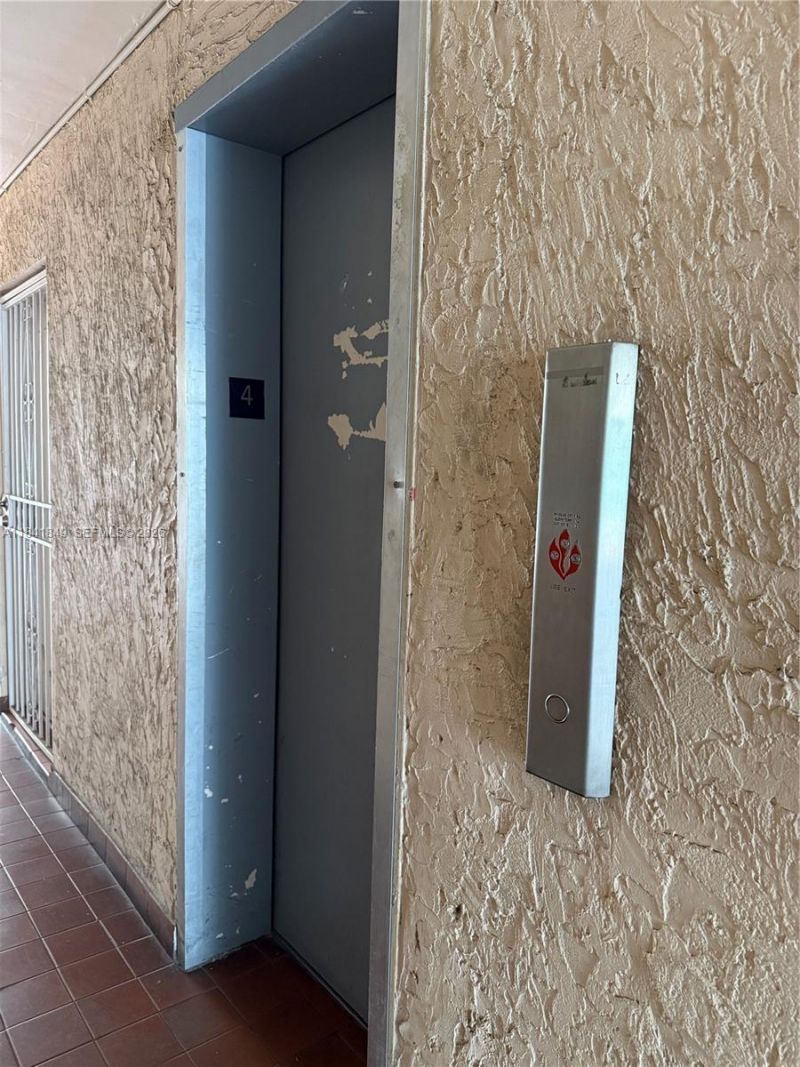 6820 W Flagler St, Unit 407, Miami, FL 33144 Photo