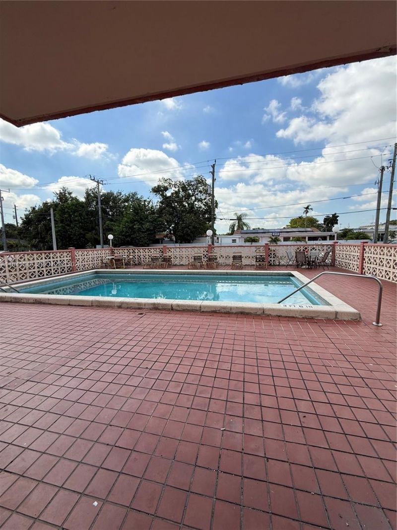 6820 W Flagler St, Unit 407, Miami, FL 33144 Photo