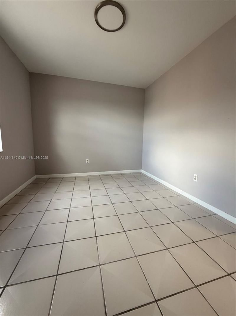 6820 W Flagler St, Unit 407, Miami, FL 33144 Photo