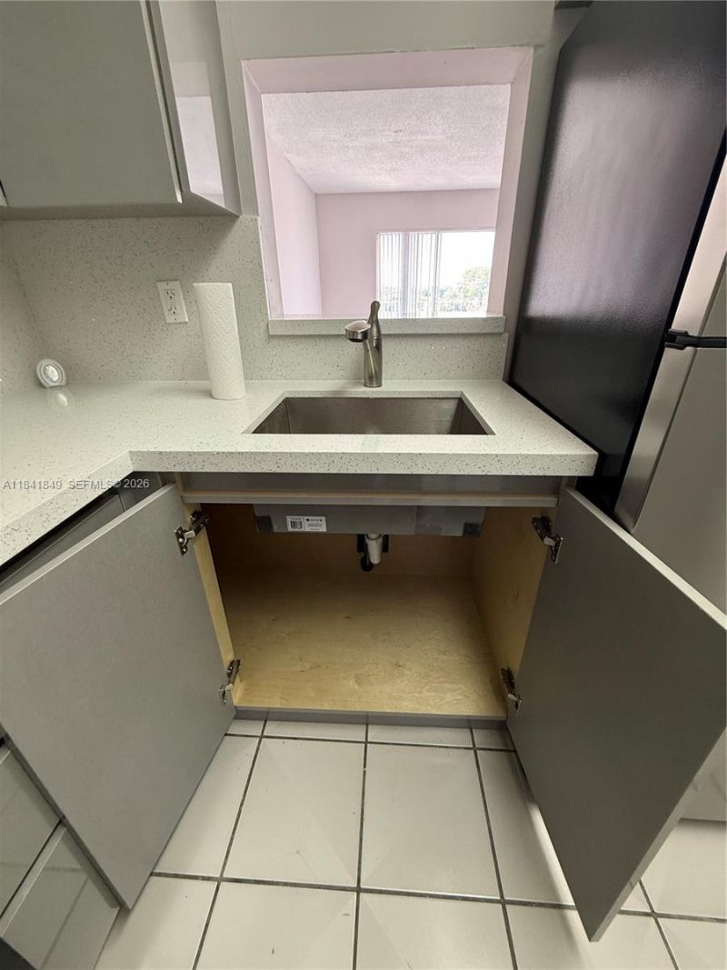 6820 W Flagler St, Unit 407, Miami, FL 33144 Photo