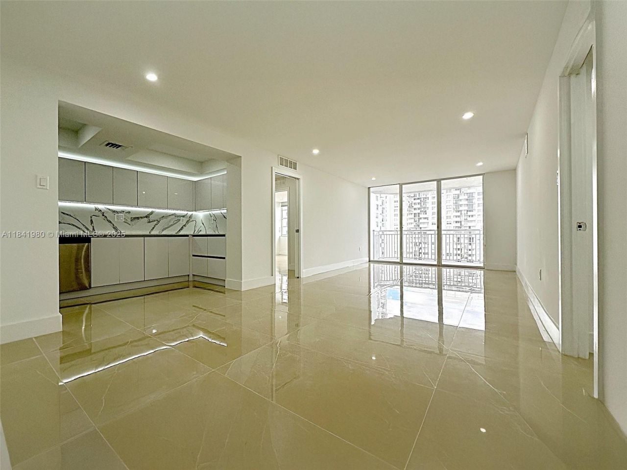 18071 Biscayne Blvd, Unit 1202, Aventura, FL 33160 Photo