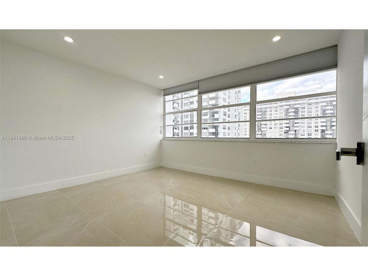 18071 Biscayne Blvd, Unit 1202, Aventura, FL 33160 Photo
