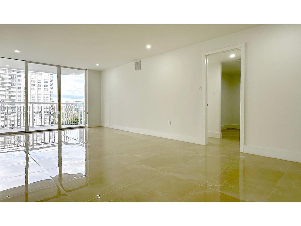 18071 Biscayne Blvd, Unit 1202, Aventura, FL 33160 Photo