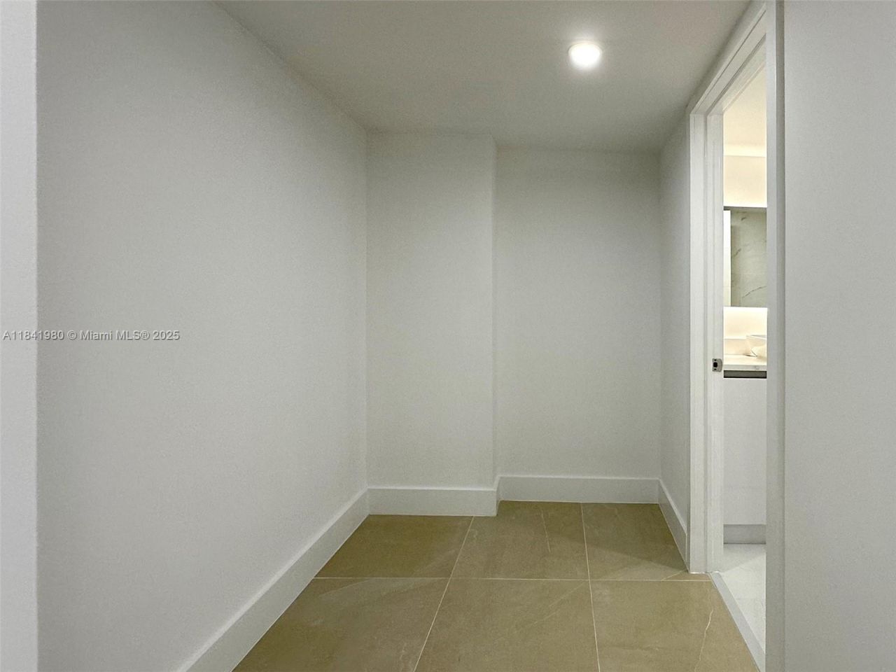 18071 Biscayne Blvd, Unit 1202, Aventura, FL 33160 Photo