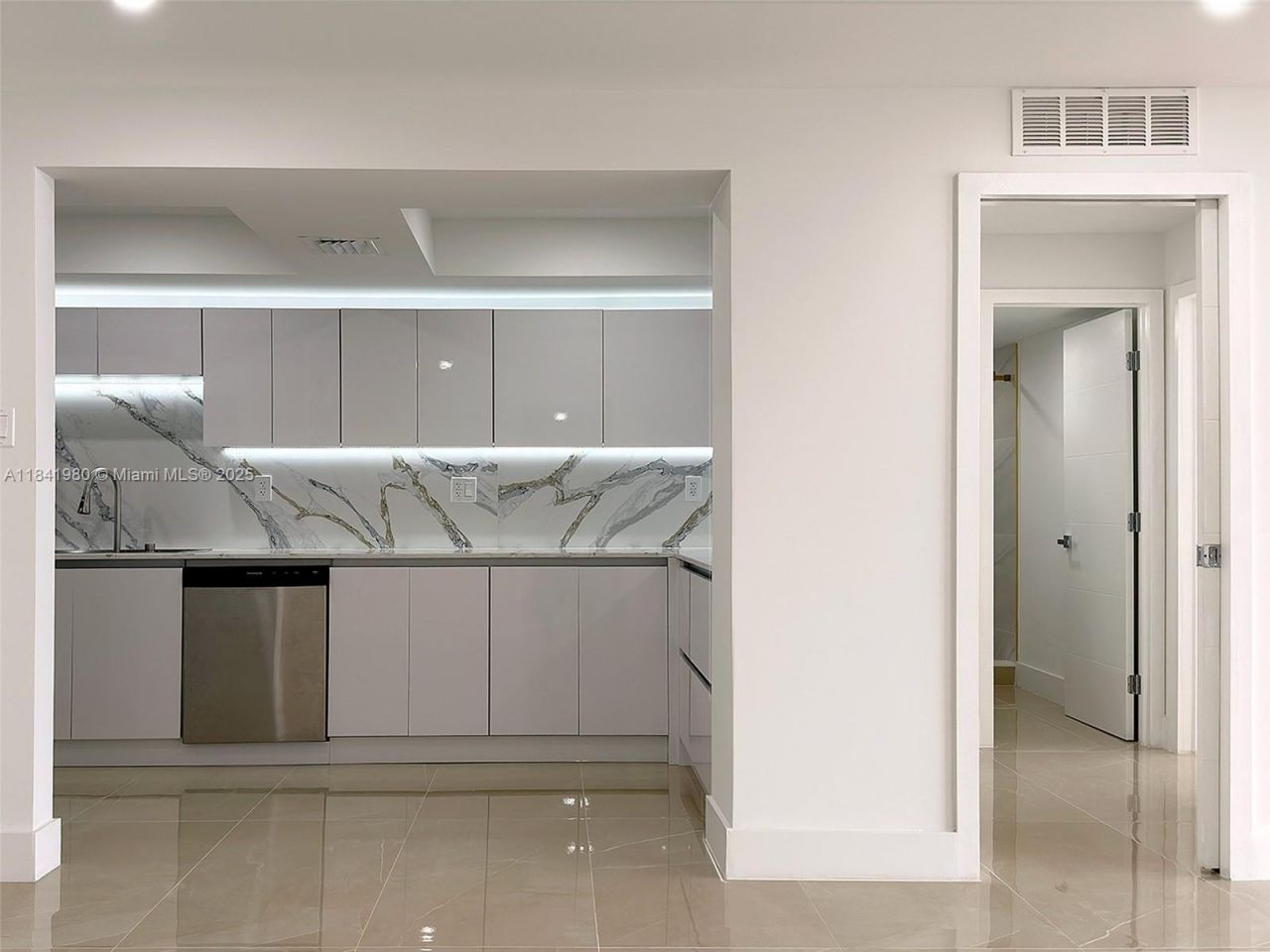 18071 Biscayne Blvd, Unit 1202, Aventura, FL 33160 Photo