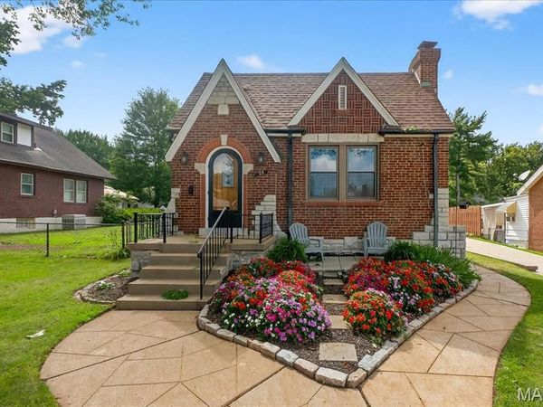 25 Saint Charles Place, St Louis, MO 63119