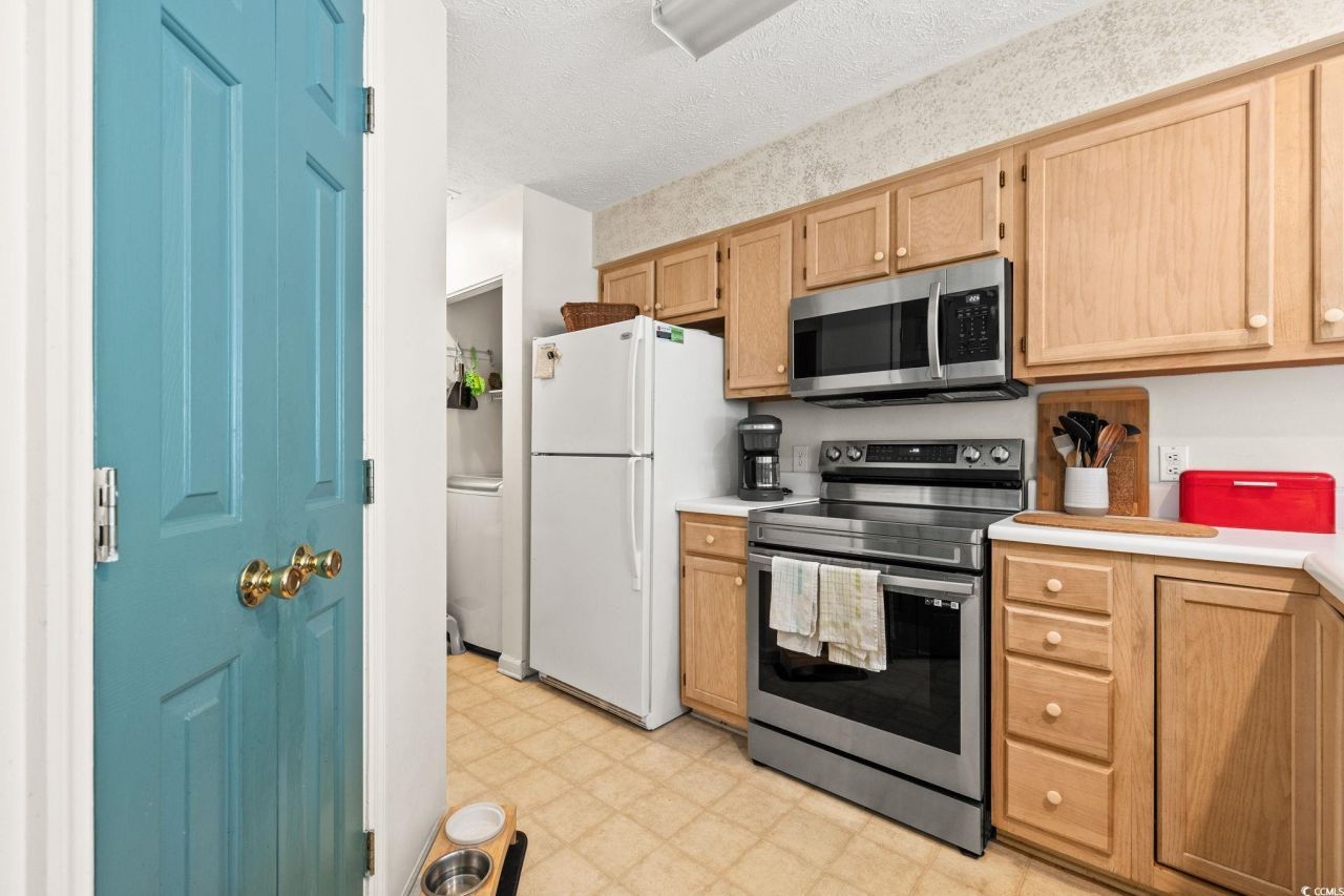 553 White River Dr. Photo 8