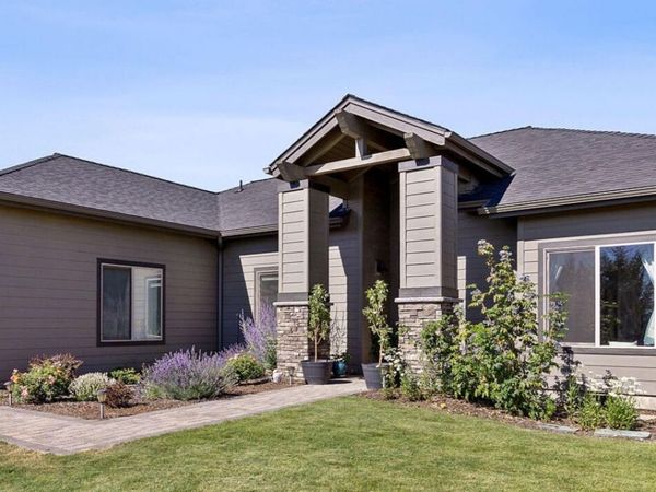 2273 NE Valley View Court, Madras, OR 97741