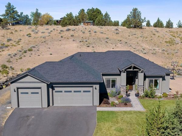2273 NE Valley View Court, Madras, OR 97741