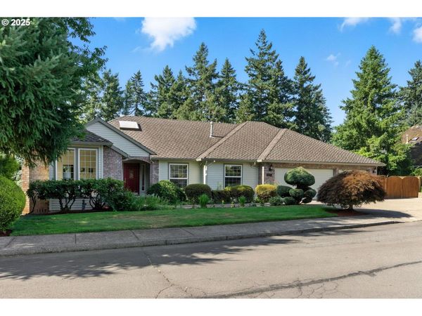 12524 SE BLUFF DR, Clackamas, OR 97015