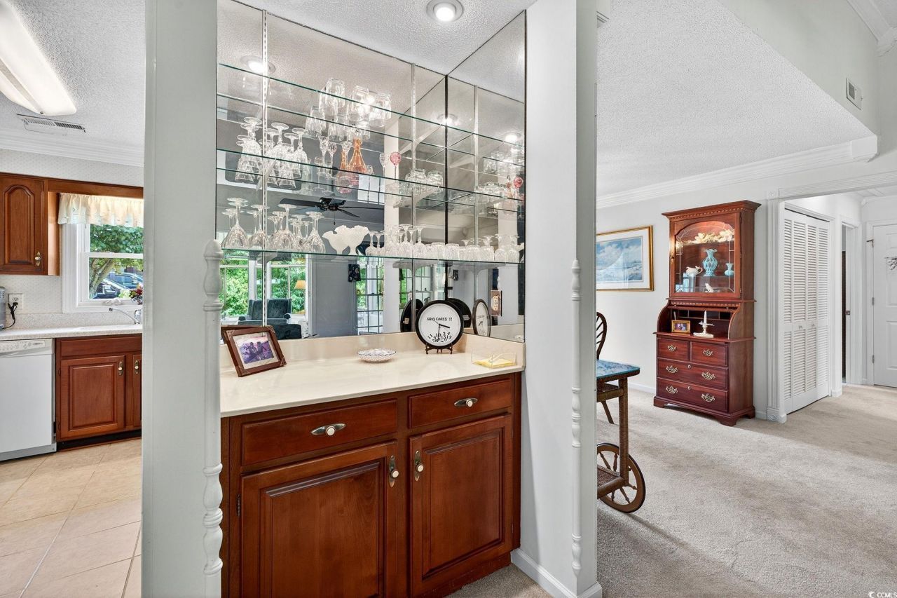 736 Cypress Ln. Photo 10