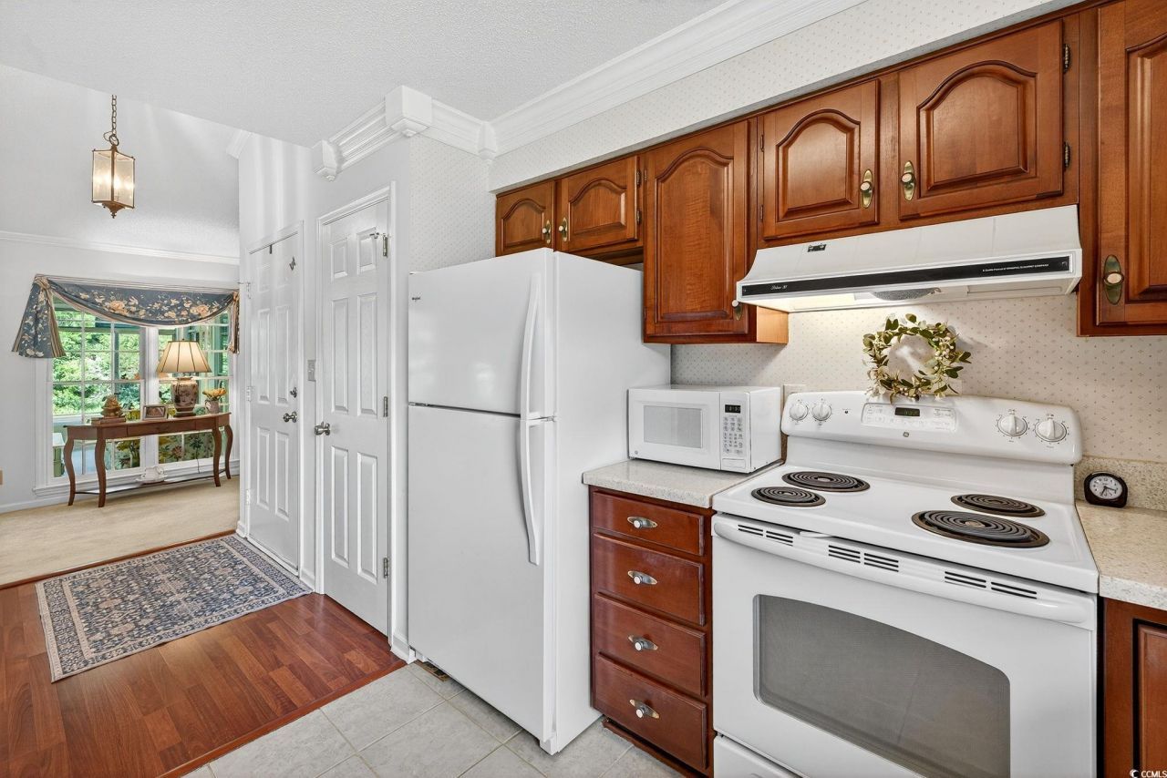 736 Cypress Ln. Photo 15