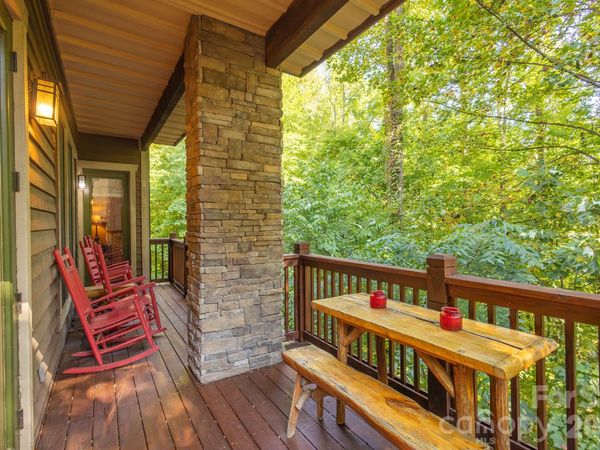 150-2 Saddle Notch Lane, Tuckasegee, NC 28783