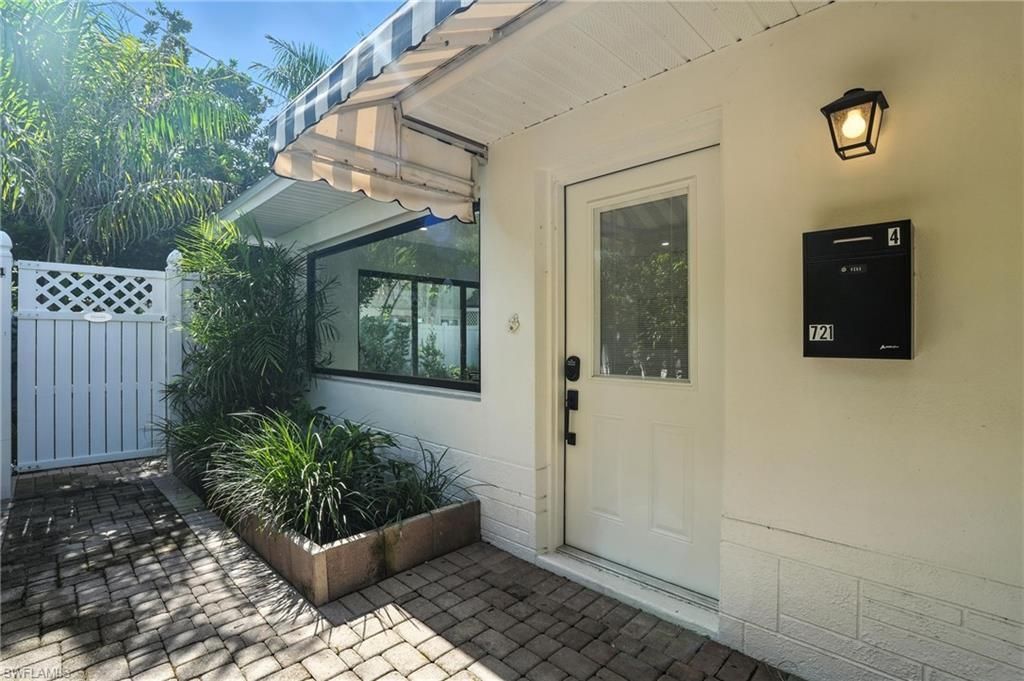 721 9th St S, Unit 4, Naples, FL 34102 Photo