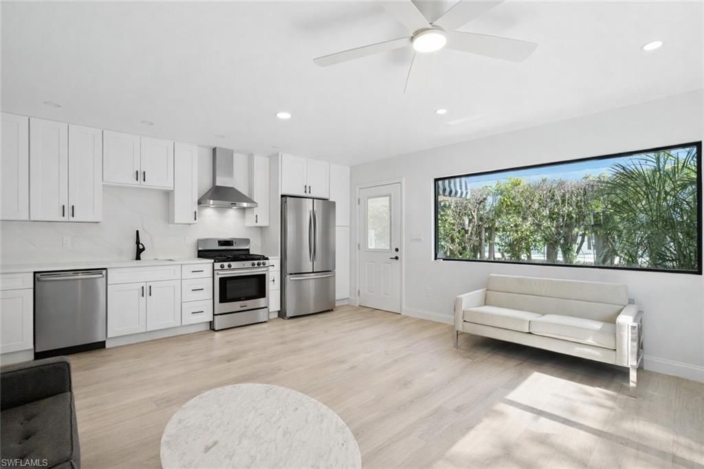 721 9th St S, Unit 4, Naples, FL 34102 Photo