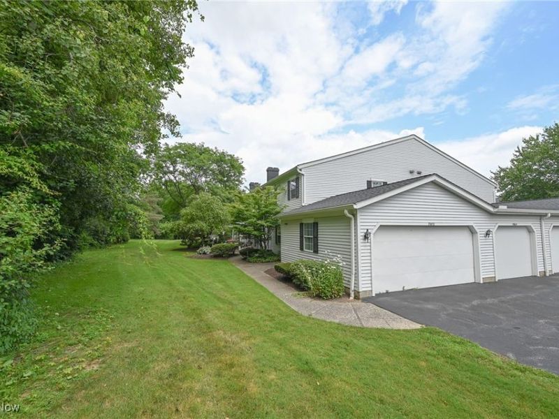 17672 Eastbrook Trail, Chagrin Falls, OH 44023 Photo 25