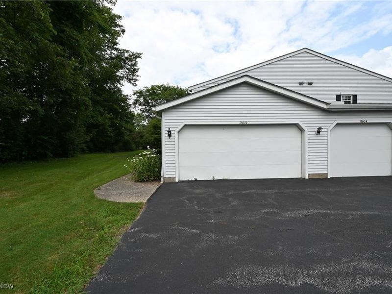 17672 Eastbrook Trail, Chagrin Falls, OH 44023 Photo 3