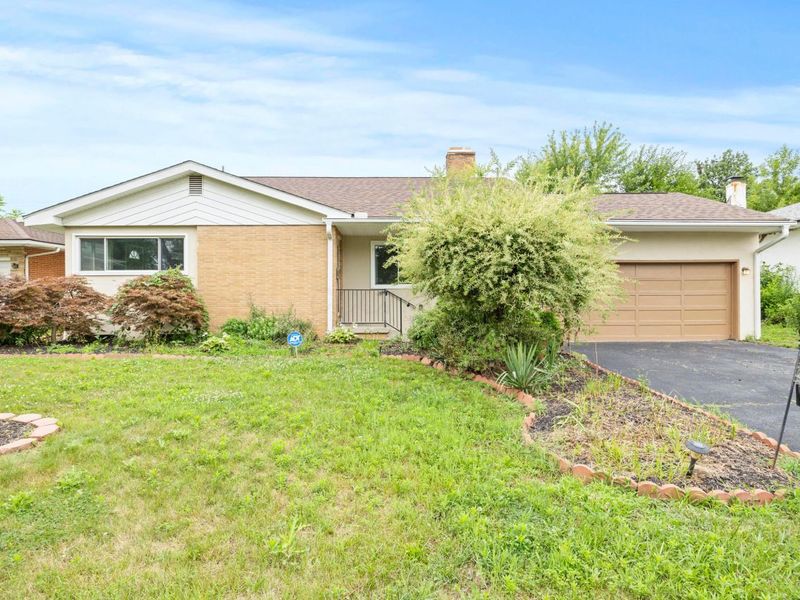 1677 Kenview Road, Columbus, OH 43209 Photo 2