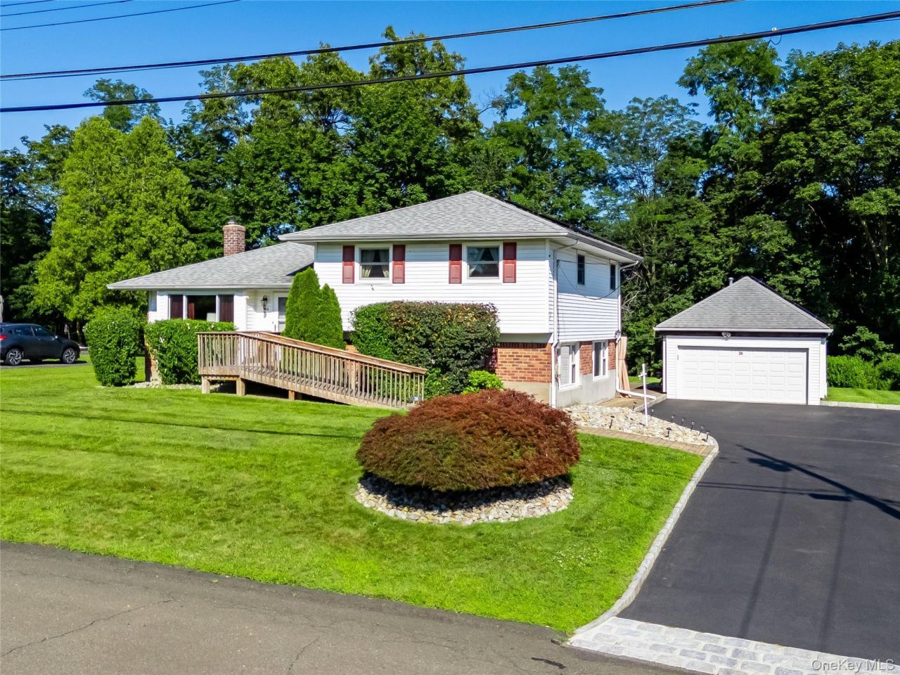 28 Terrace Avenue, Nanuet, NY 10954 Main Photo