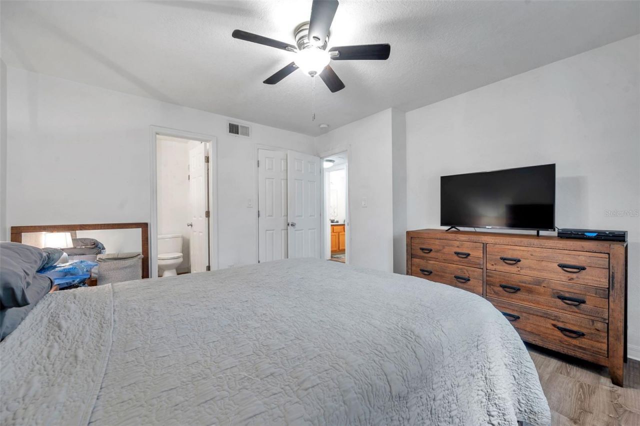 121 Seahorse Drive Se, Unit A, Saint Petersburg, FL 33705 Photo