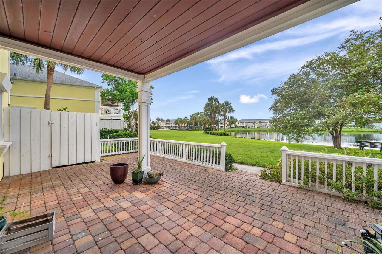 121 Seahorse Drive Se, Unit A, Saint Petersburg, FL 33705 Photo