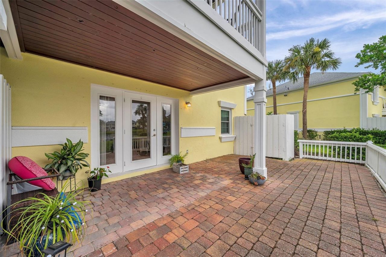 121 Seahorse Drive Se, Unit A, Saint Petersburg, FL 33705 Photo