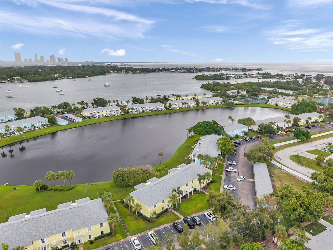 121 Seahorse Drive Se, Unit A, Saint Petersburg, FL 33705 Photo